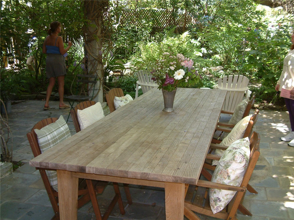 Outdoor Country Dining