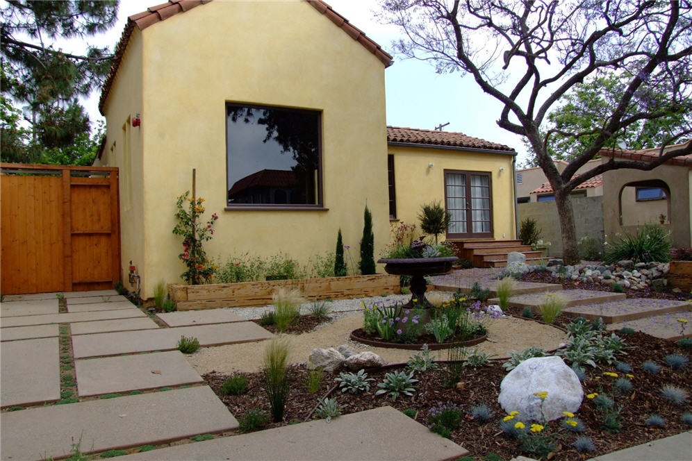 Charming Courtyard