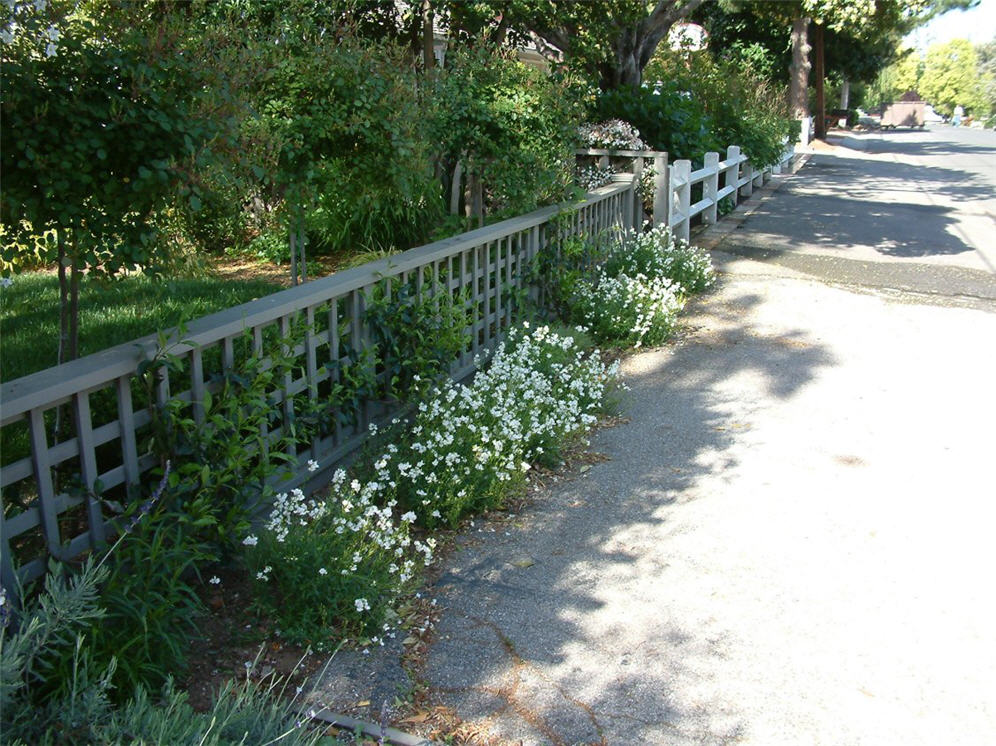 Open-Weave Look Fence