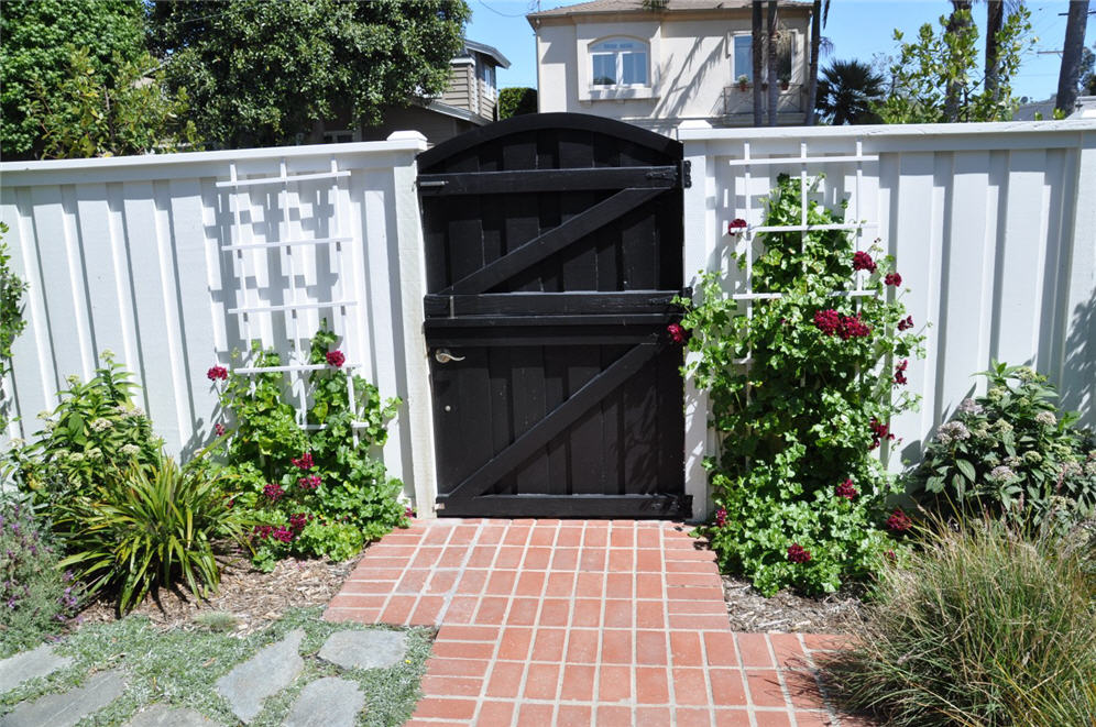 Polished Black Gate